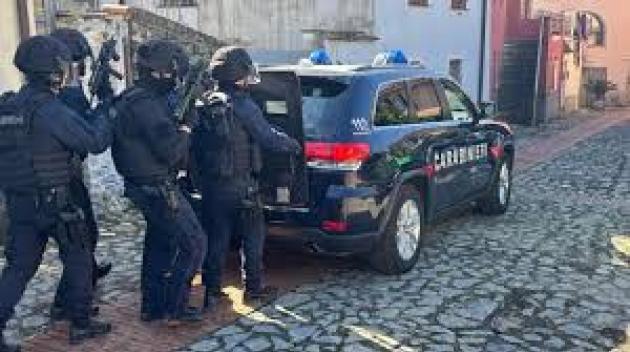 Castiglione Chiavarese, interrogato in carcere l'uomo che ha sparato al vicino, in casa aveva un'altra pistola