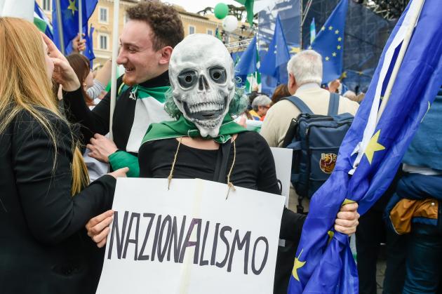 Il fetore della piazza: tutto il kitsch della sinistra ancora una volta dalla parte sbagliata della Storia