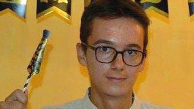 Andrea Prospero e i nickname della chat che ha "seguito" il suo suicidio: Valemno, Marco, Chef e Thomas Burberry, aperta seconda indagine su truffe online
