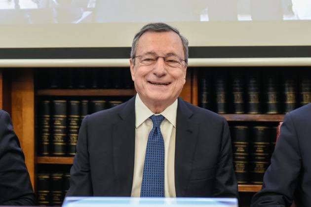 Per il riarmo dell'Europa vogliono mettere le mani nelle nostre tasche, Draghi: "Bisogna coinvolgere i privati"