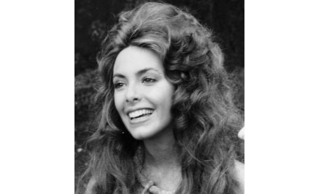 Addio a Nadia Cassini, morta a 76 anni l'attrice icona sexy della commedia all'italiana degli anni '70, sposò il conte miliardario Igor Cassini Loiewski