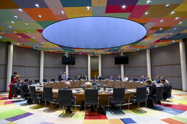 Consiglio europeo, via libera al riarmo, ma dubbi sul debito dividono i 27, Meloni: "Utilizzare strumenti comuni"