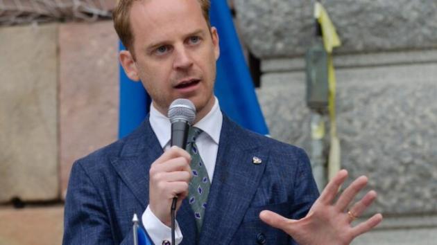 Leader svedese Gustav Kasselstrand (AfS): "Non cadete nei discorsi dell'Ue: è una trappola, progetto europeo fallito con il riarmo"