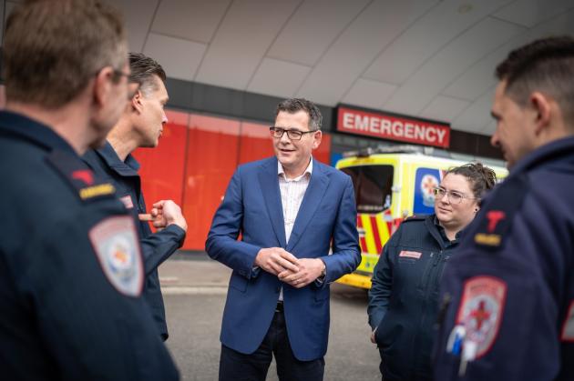 Covid Australia, ex premier del Victoria Daniel Andrews bandito dai ristoranti per aver "imposto il più lungo lockdown al mondo"