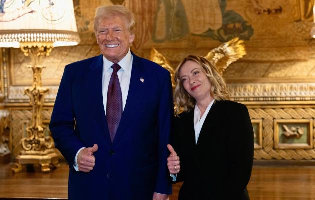 Dazi Usa, Meloni in visita da Trump prima dell'arrivo di JD Vance; scontro con Francia su risposta Ue: "Alimentano tensioni"