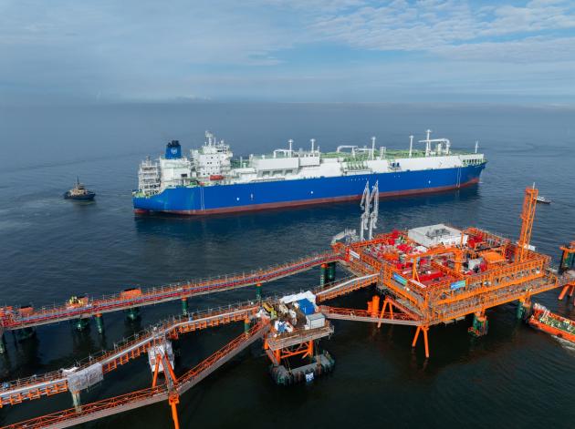Snam, nave rigassificatrice BW Singapore entrerà in esercizio nelle prossime settimane; ormeggiata al largo di Punta Marina dal 28 febbraio 