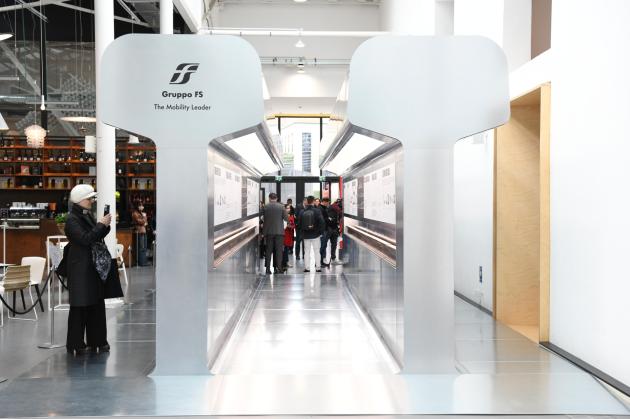 Gruppo FS, presentata alla Milano Design Week "Pensiero Binario", l'installazione per raccontare la trasformazione della mobilit&agrave; 