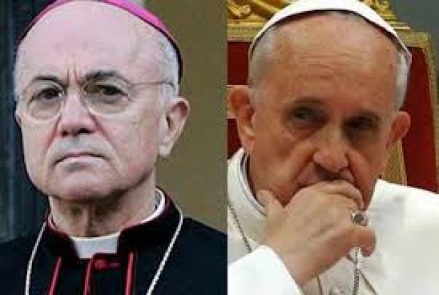 Vaccino Covid, la lettera di Monsignor Viganò: "L'imposizione del siero sperimentale è avvenuta con uno spiegamento di mezzi unico nella storia recente"