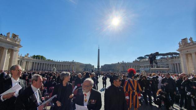 Funerali Papa Francesco, le 164 delegazioni presenti: 12 sovrani regnanti, 53 capi di stato, 2 principi ereditari, 15 capi di governo, 81 altre istituzioni – tutti i NOMI