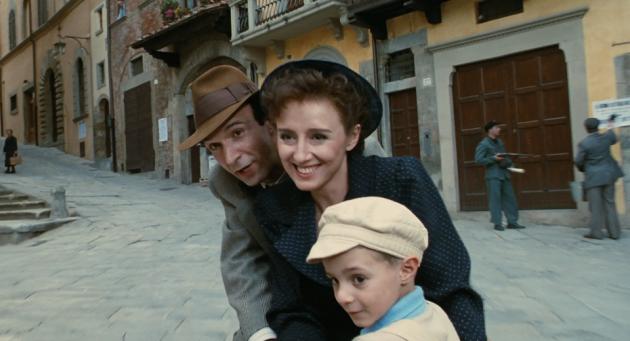 Ogni sera almeno un film sull'Olocausto, per convincerci chi siano le vittime, un esempio straordinario e incontrastato di mistificazione, di orientamento del pensiero collettivo