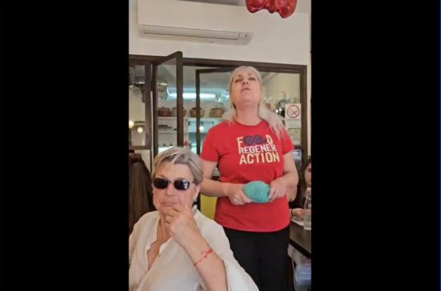 Taverna Santa Chiara "caccia" turisti di Israele, loro denunciano e chiedono revoca licenza, la ristoratrice: "Sono stati loro ad attaccarci"