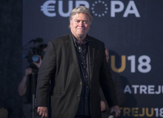 Bannon contro Leone XIV: "Peggior scelta per cattolici MAGA, elezione truccata, il Vaticano ha bisogno di soldi dagli Usa"