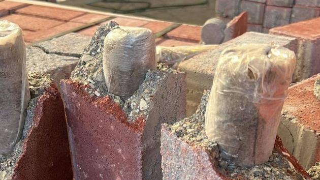 Genova, i narcos nascondono la droga dell'Iran dentro i mattoni, sequestrati 140 chili di eroina in porto