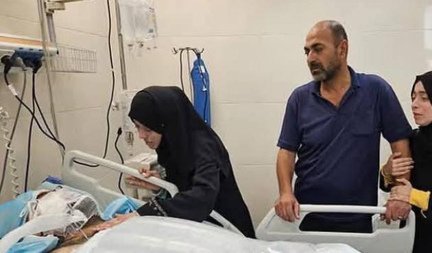 Gaza, l'appello dello zio dell'unico figlio sopravvissuto della pediatra al-Najjar: "Mio nipote in condizioni disperate, curatelo in Italia"
