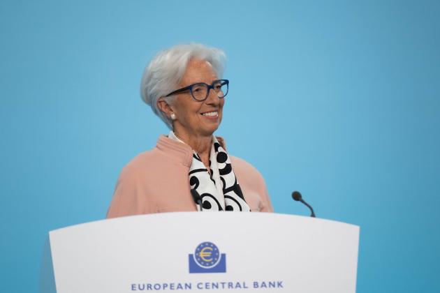 Lagarde "lascia la Bce per guidare il WEF dopo dimissioni di Schwab", portavoce prova a smentire: "Arriverà a fine mandato del 2027"