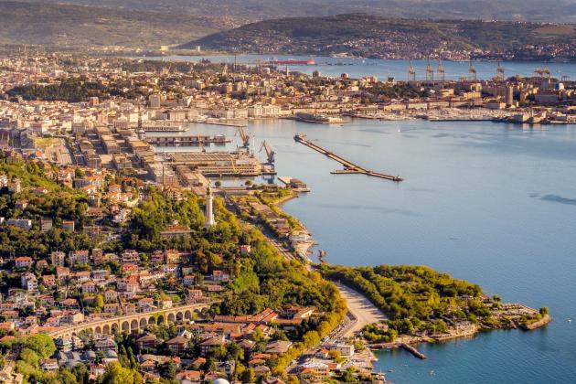 Siemens e AcegasApsAmga insieme per elettrificare Trieste con Gridscale X e rendere il porto più sostenibile ed efficiente