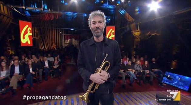 Addio a Giovanni Di Cosimo, morto a 61 anni il trombettista di “Propaganda Live”, si era diplomato al Conservatorio di Santa Cecilia di Roma