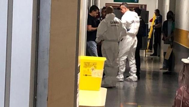 Piacenza, trovato un feto morto nel cestino di un bagno dell'ospedale, era in un sacchetto con stracci insanguinati