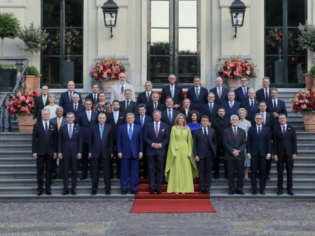 Vertice Nato all'Aja, la dichiarazione guerrafondaia finale: "Impegno per il 5% del Pil entro il 2035, Russia minaccia alla sicurezza"