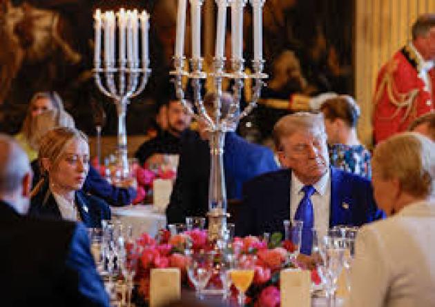 Cena Vertice Nato all'Aja, Meloni e Trump seduti vicini, nel menù tonno scottato, filetto e cioccolata per festeggiare il ritorno agli armamenti
