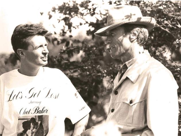 Sul set con Clint Eastwood, il ritratto profondo e sorprendente della leggendaria star del cinema hollywoodiano