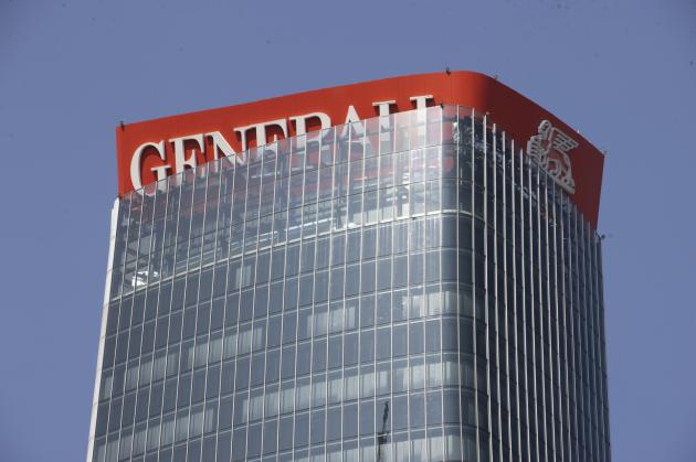 Crollo insegna torre Generali Milano, 10 gli indagati per "crollo colposo": progettisti, tecnici e rappresentanti di società appaltatrici