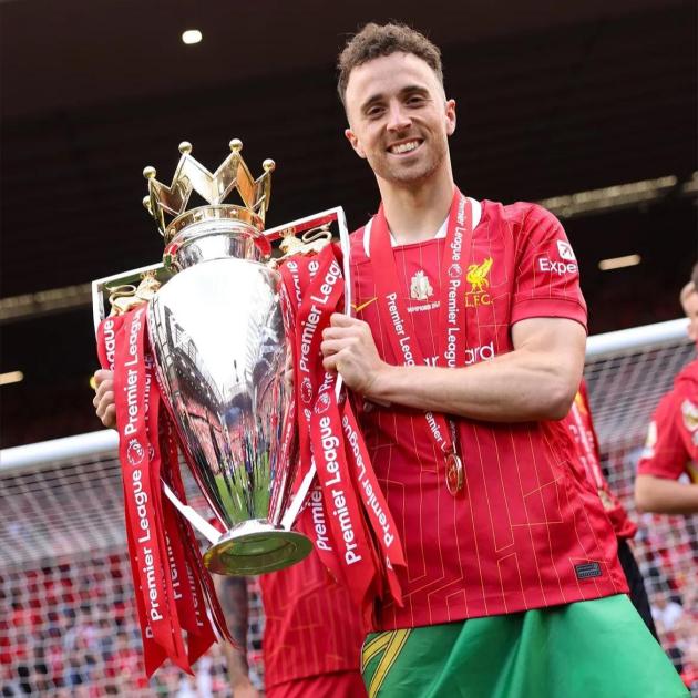 Addio a Diogo Jota, morto a 28 anni il calciatore portoghese del Liverpool dopo incidente stradale in Spagna, con lui deceduto anche il fratello