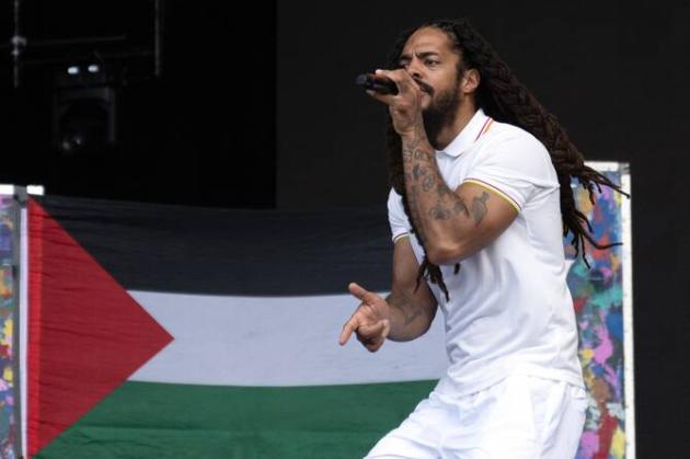 Anche la Germania contro Bob Vylan, esclusi da festival tedesco dopo denuncia genocidio a Gaza e “morte all’Idf” sul palco del West Holts