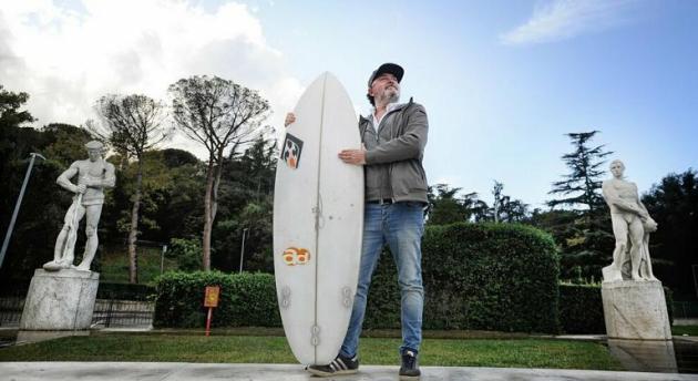 Addio a Giorgio Pietrangeli, morto a 59 anni per un tumore al cervello il campione di surf, figlio del tennista Nicola Pietrangeli
