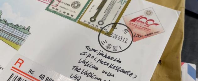 Poste Italiane, oltre 100 chili al giorno di lettere per Papa Leone XIV, inviate al Vaticano da tutto il mondo