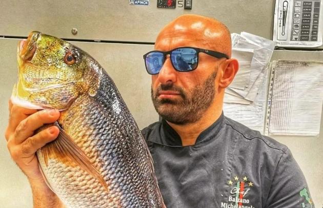 Covid, prosciolto chef barese Michelangelo Balzano, si era opposto a controllo Green pass dei carabinieri filmandoli: "Il fatto non sussiste"