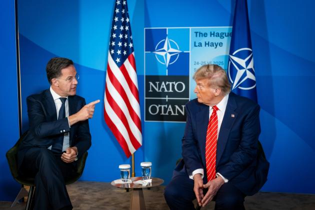 Ucraina, Trump aggira l’invio diretto di armi a Kiev e le fa comprare da Germania e Norvegia, “aiuti” militari da 300 mln $ a Zelensky