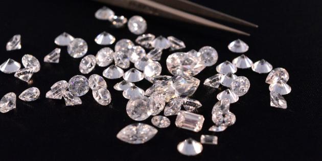 Diamanti, crollano i prezzi, De Beers: "I sintetici mettono in crisi il valore delle gemme naturali"