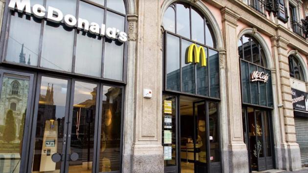McDonald’s, alcuni ristoranti di Milano premiati dall’Agenzia ONU per i Rifugiati per l’impegno a favore dell’integrazione lavorativa