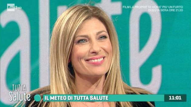 Addio a Claudia Adamo, morta per cancro a 51 anni la meteorologa Rai, nell'ultimo post: "Ho smesso di aspettare di essere immortale"