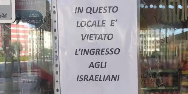Termoli, cartello “vietato ingresso a israeliani” in un bar, polizia lo rimuove, titolare: “Dovrebbe far indignare il genocidio, non mia affissione”