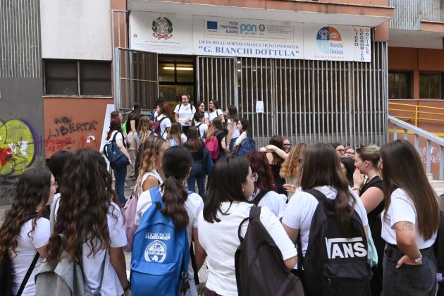 CdM approva riforma del voto, stretta del Governo su condotta a scuola: promossi con 7, con il 6 rimandati e “elaborato su cittadinanza”