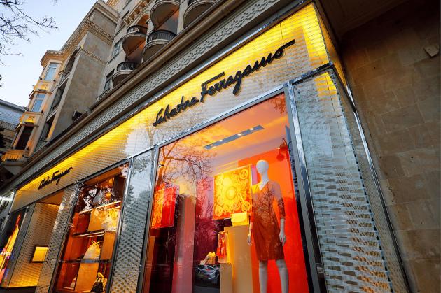Ferragamo, nel 1H 2025 ricavi a €474 mln (-9,4%), EBITDA a €73 mln (-38,1%) e perdita netta di €16 mln, debole Asia e wholesale