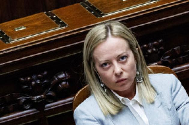 Giorgia Meloni furente con la Russia di Putin per le liste dei russofobi: la metamorfosi kafkiana 