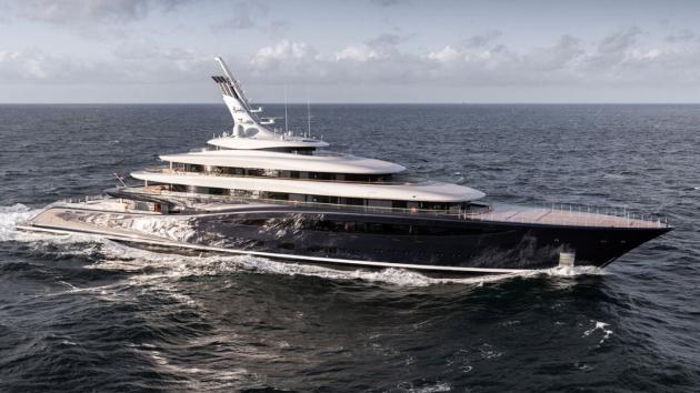 Bill Gates mette in vendita per 645 milioni di dollari il mega yacht ecologico 'Breakthrough' da 119 metri