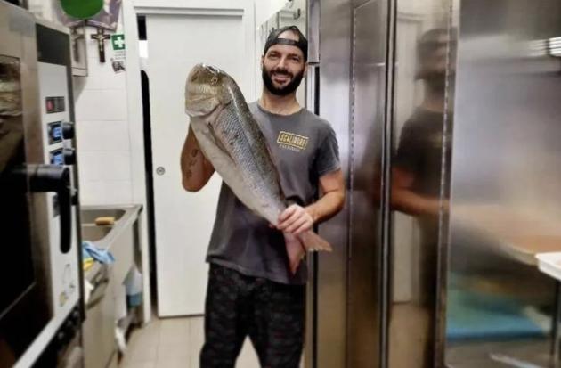 Addio a Roberto Canino, morto a 35 anni per un turbo-cancro diagnosticato 11 mesi fa, era lo chef del ristorante Scaliddre a Favignana