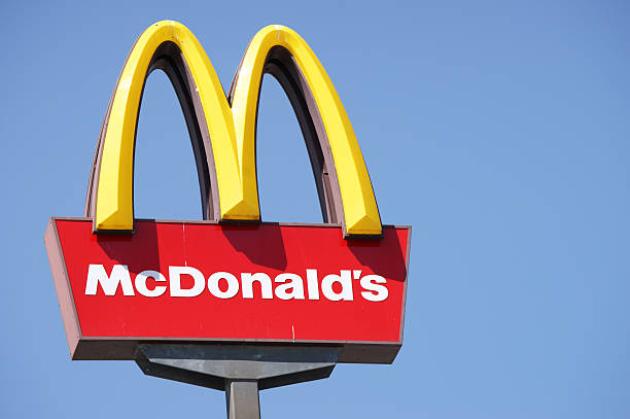 McDonald's, nel Q2 2025 utile netto rettificato a $3,19 per azione, vendite globali +3,8% grazie a offerte e promozioni