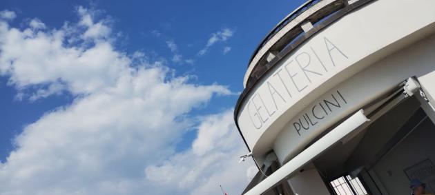 PERSONE ANORMALI - Episodio 31 - Dov'è la Giamaica? Allora guarda non ti puoi sbagliare tu parti da via Montenapoleone e poi vai sempre a zigzag