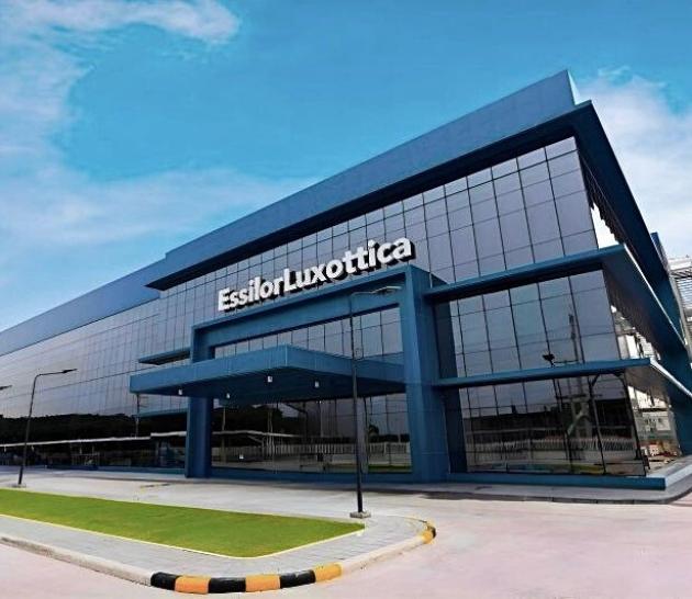 EssilorLuxottica valuta l'aumento della propria quota azionaria in Nikon a circa il 20% del capitale