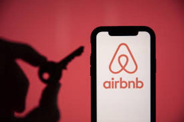 Airbnb, attenzione ai rischi di truffa e alla violazione della privacy anche con host verificati, nell’assenza di supporto e garanzie da parte della piattaforma