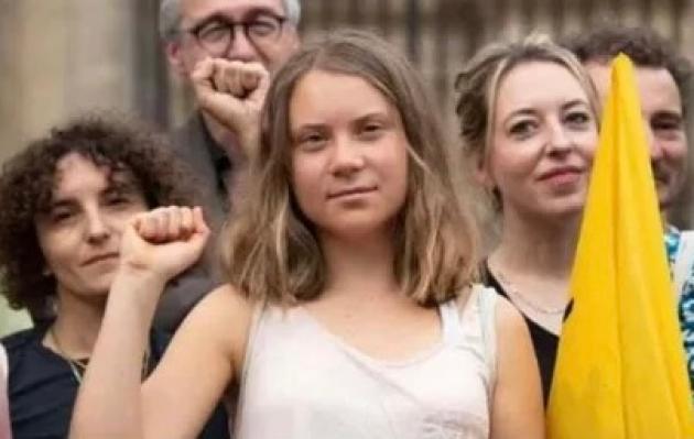 Greta torna in mare per “salvare Gaza”, ma Israele l’aspetta con manette e carcere duro: addio panini vegani e selfie