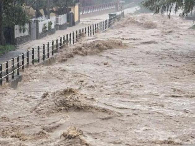 Liguria, il maltempo si abbatte su Genova e il Tigullio, frane e allagamenti mettono in ginocchio la provincia