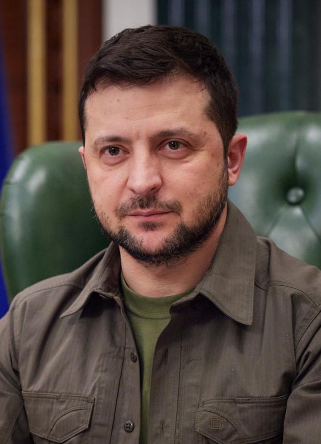 Il guitto Zelensky al Forum di Cernobbio: senza controparte russa e senza fare cenno a Gaza, il trionfo della propaganda