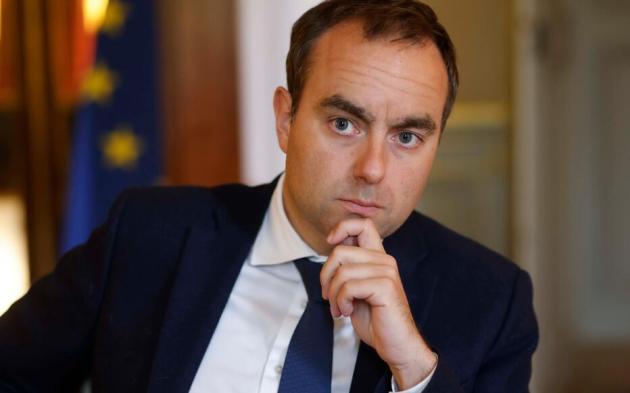 Francia, Sébastien Lecornu nominato nuovo primo ministro, il 39enne ministro della Difesa succede a François Bayrou