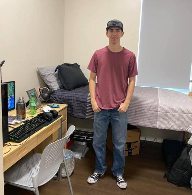 Chi è Tyler Robinson, il 22enne studente universitario killer di Charlie Kirk residente nello Utah “con legami con gruppi estremisti online”